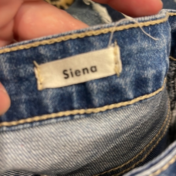 BUNDLE 3 for $75 
L.T.J. “Sienna” High Waist distressed blue Jeans Size 28 - Picture 5 of 5